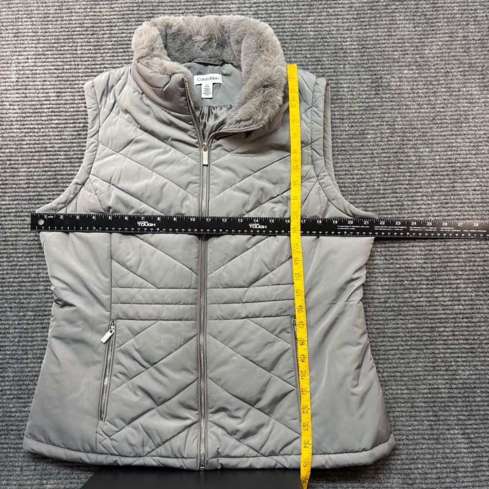 Calvin Klein WomensGrey Faux Fur Trim Chevron Quilted Puffer Vest Large M2XT7492 - Picture 3 of 5